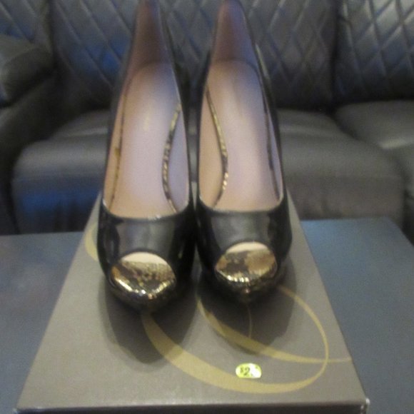 ENZO ANGIOLINI - Black Patent Leather Peeptoe Heels EA7TIMGA ~Sz 9.5 - Picture 2 of 11